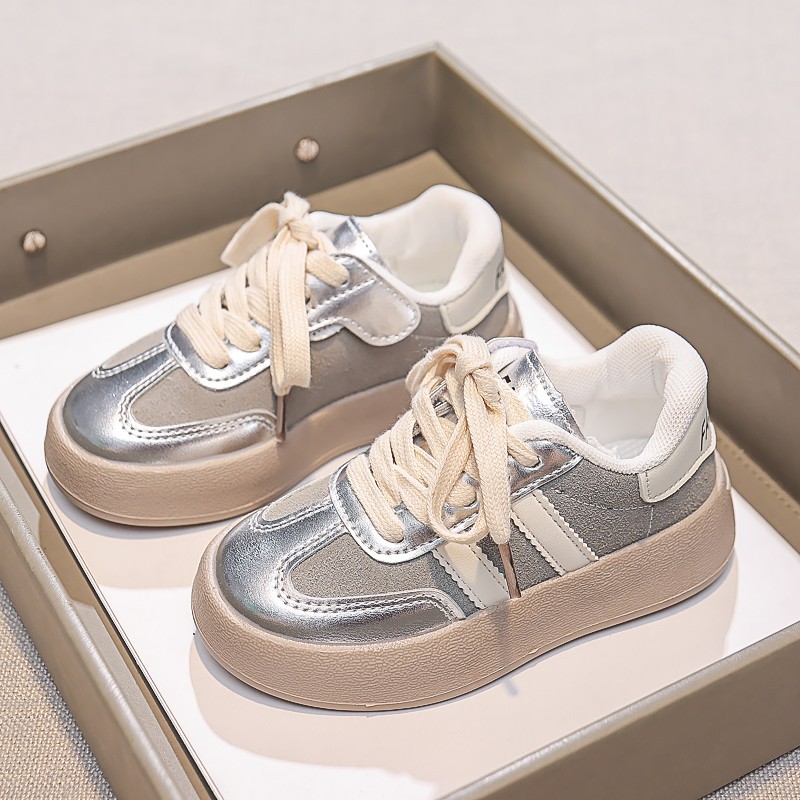 Zapatos individuales para niños 2024 primavera y otoño nuevo estilo niños y niñas suela suave zapatos blancos zapatos deportivos zapatos de entrenamiento alemán zapatos para correr para estudiantes