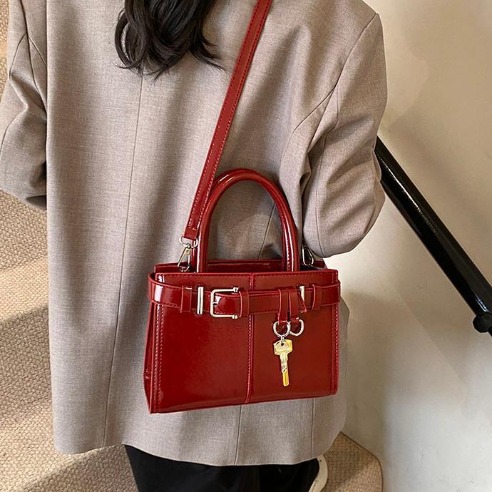 Tendencia versátil nicho bolso de mano de diseño mujer 2024 nuevo otoño invierno retro bolso de hombro bolso cuadrado de alta calidad