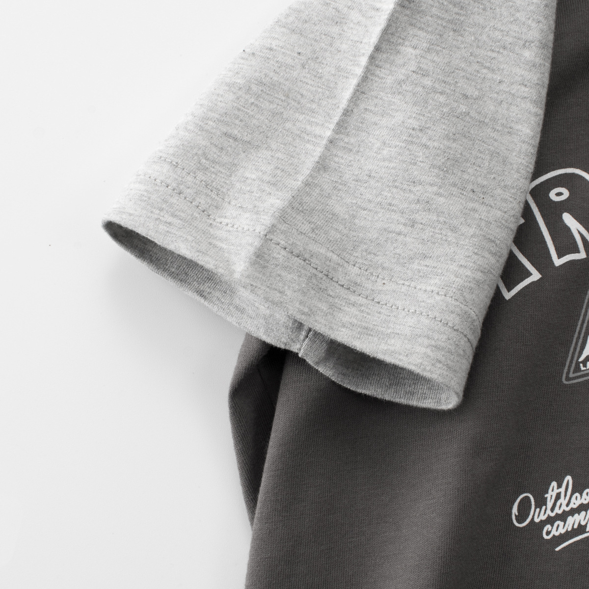 27kids camiseta de manga corta para niños verano nuevo estilo ropa de bebé niño oso de dibujos animados color a juego Douyin mismo estilo