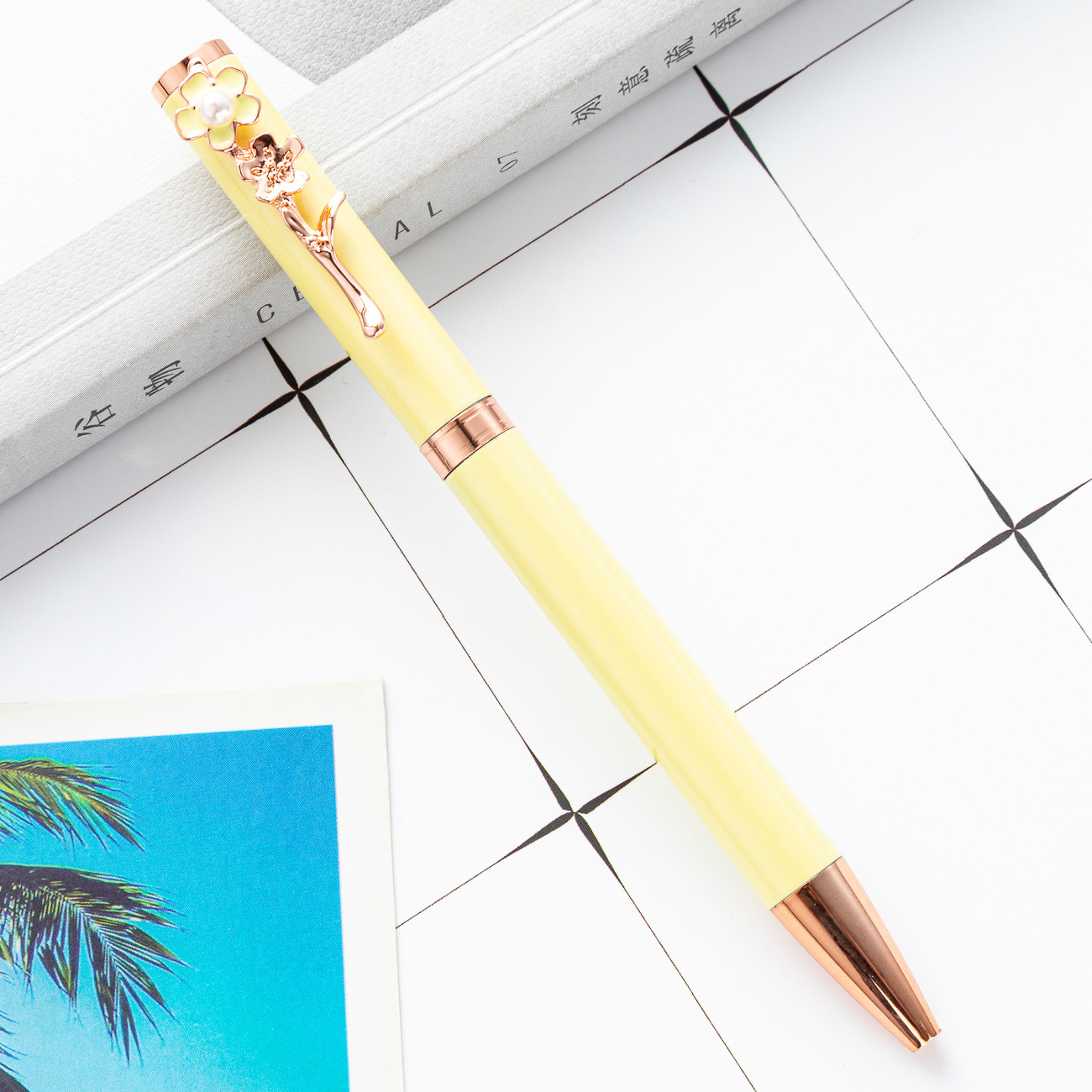 Nuevo color flor pluma clip perla bolígrafo creativo moda multicolor regalo publicidad pluma puede imprimir logo metal pluma