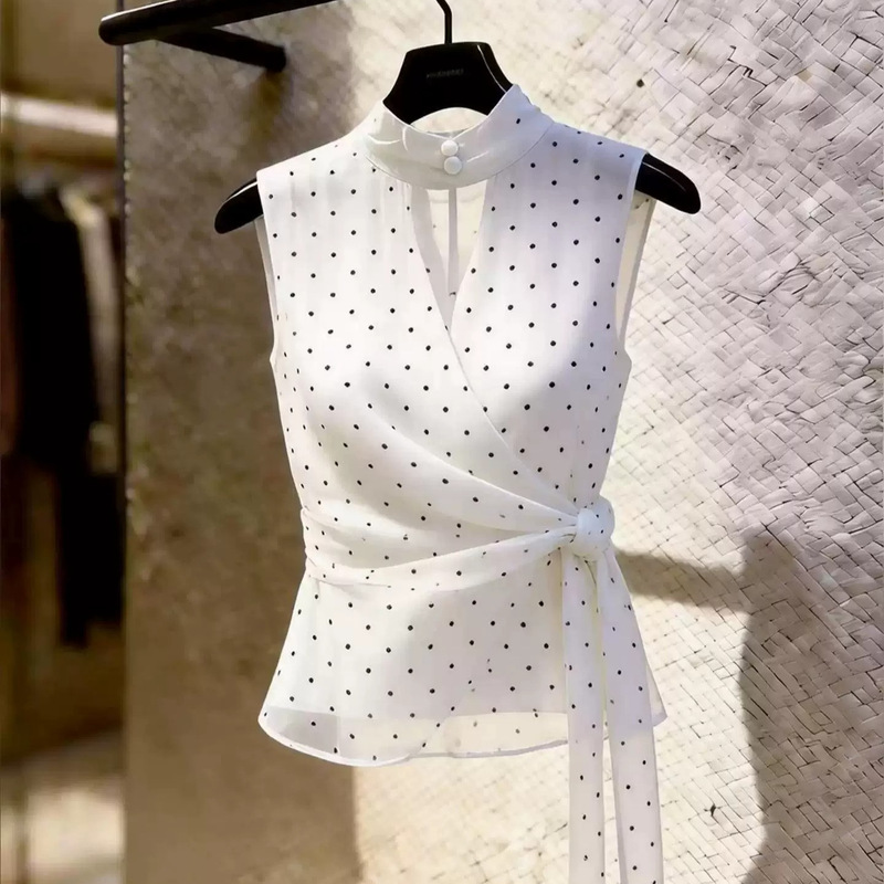 Polka Dot Style White Sleeveless Top for Women with Stand-Up Collar, Tie Waist, Slimming Shirt, High-End Design, Niche Vest for Summer