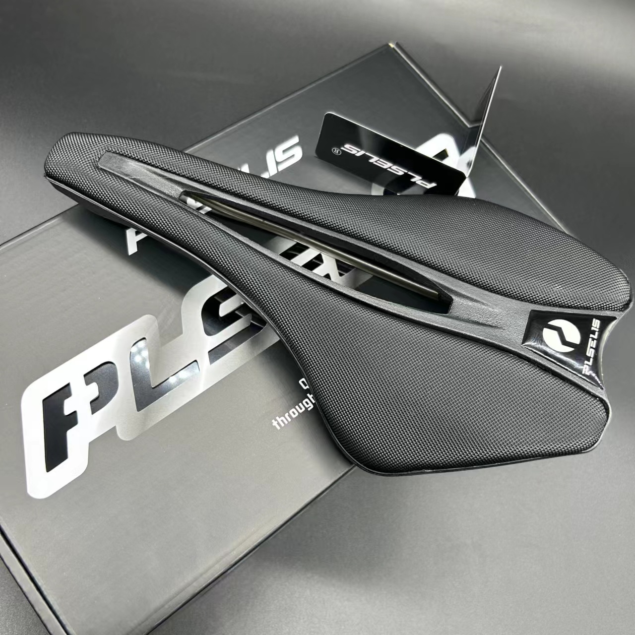 PLSELIS Mountain Bike Titanium Bow Racing Hollow Breathable Ultra-light Comfortable Saddle_voghion.com