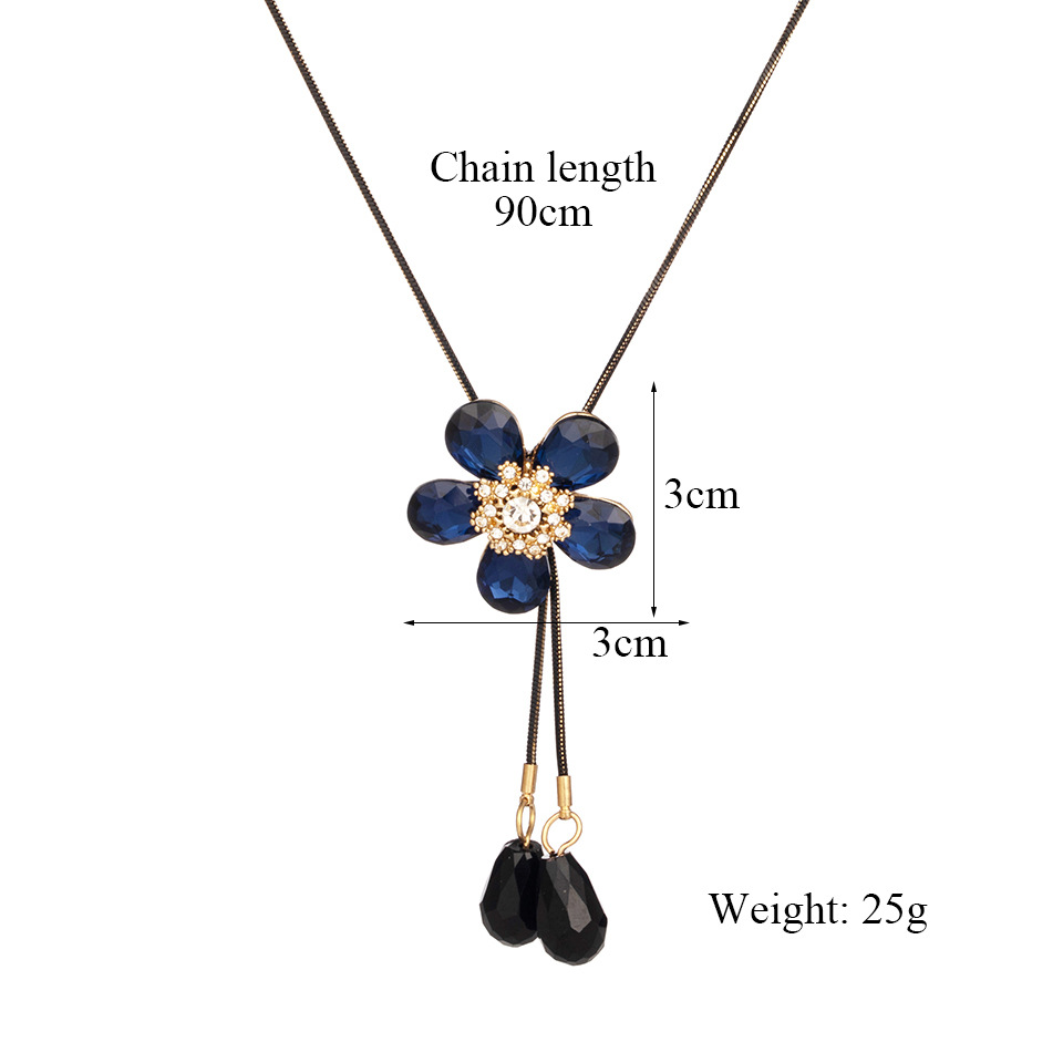 Fashion Simple Crystal Five-petal Flower Pendant Pendant Necklace display picture 1