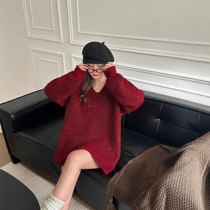 红色v领亮片毛衣女2025新年款精致设计小众宽松慵懒风针织衫上衣|undefined