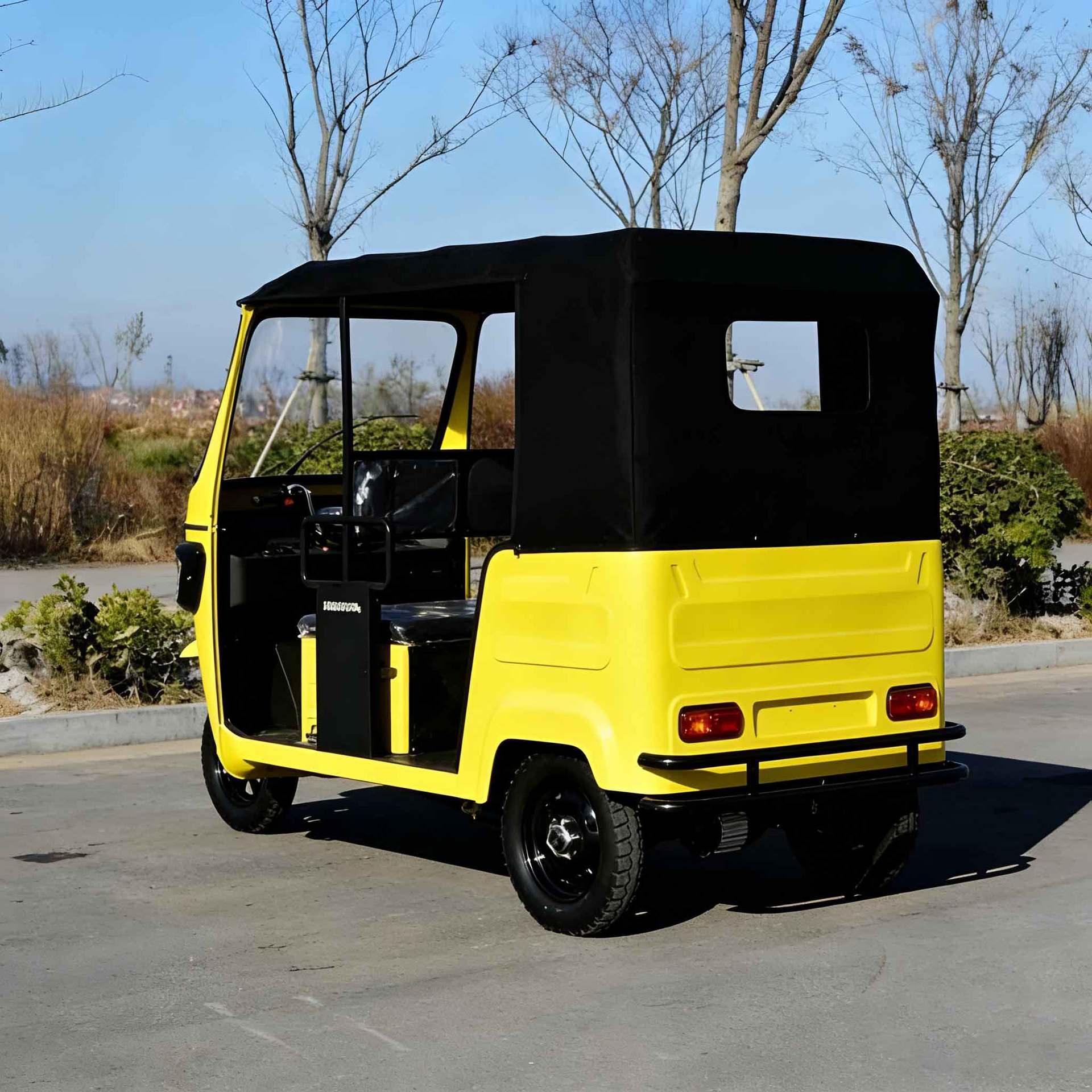 Fuel-powered tricycles for passenger transportation, foreign trade export, tuktuk, Southeast Asia, India, passenger-hauling operations, cross-border