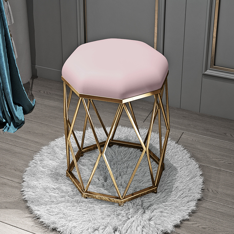 핑크 스웨이드 + 황금 다리