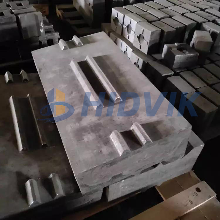 适用于上海路桥山宝高铬合金陶瓷板锤PF1315/1320反击破碎机配件