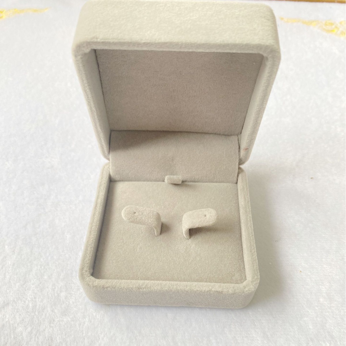 一件代发耳钉绒布盒饰品盒小礼盒送人礼物盒装饰收纳盒简约批发