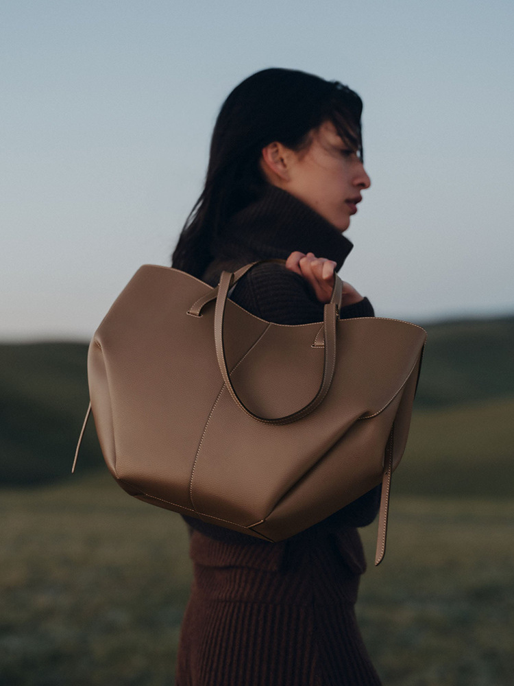 クロスボーダー高バージョン本革POEIVE大容量ショッピングバッグ片肩手提げトート翼女性カバンシワバッグ