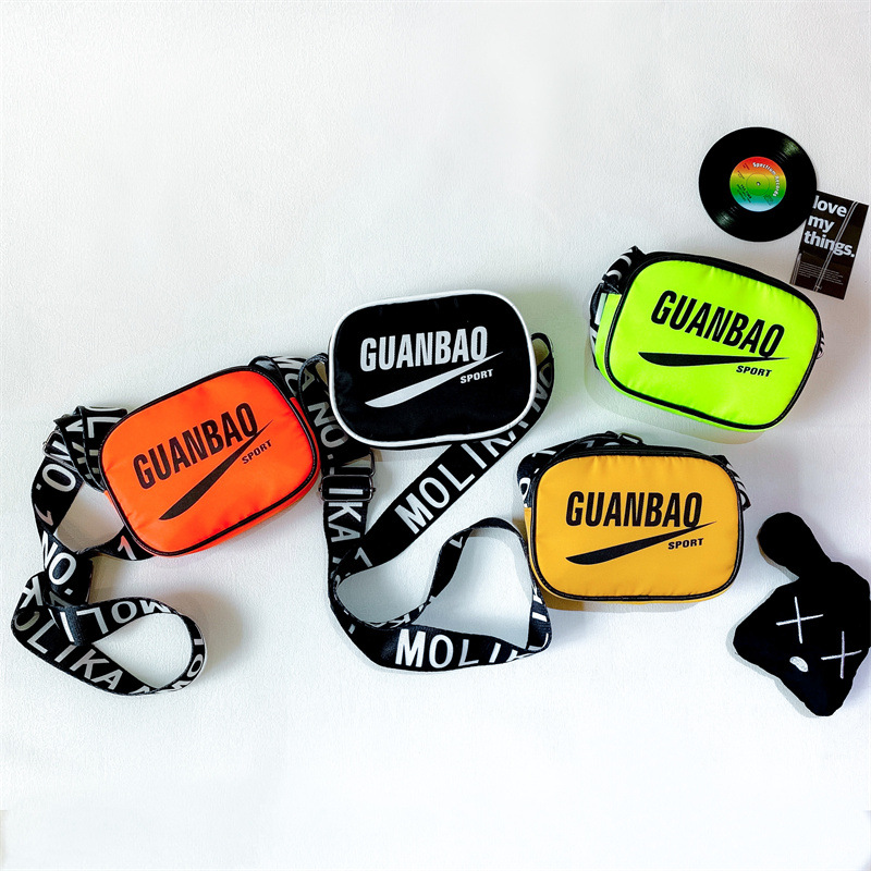 INS nuevo estilo bolso de los niños de moda fresco de la carta del muchacho bolsa de mensajero bolso de hombro de la muchacha personalizada desgaste del bebé a juego bolso de la joyería
