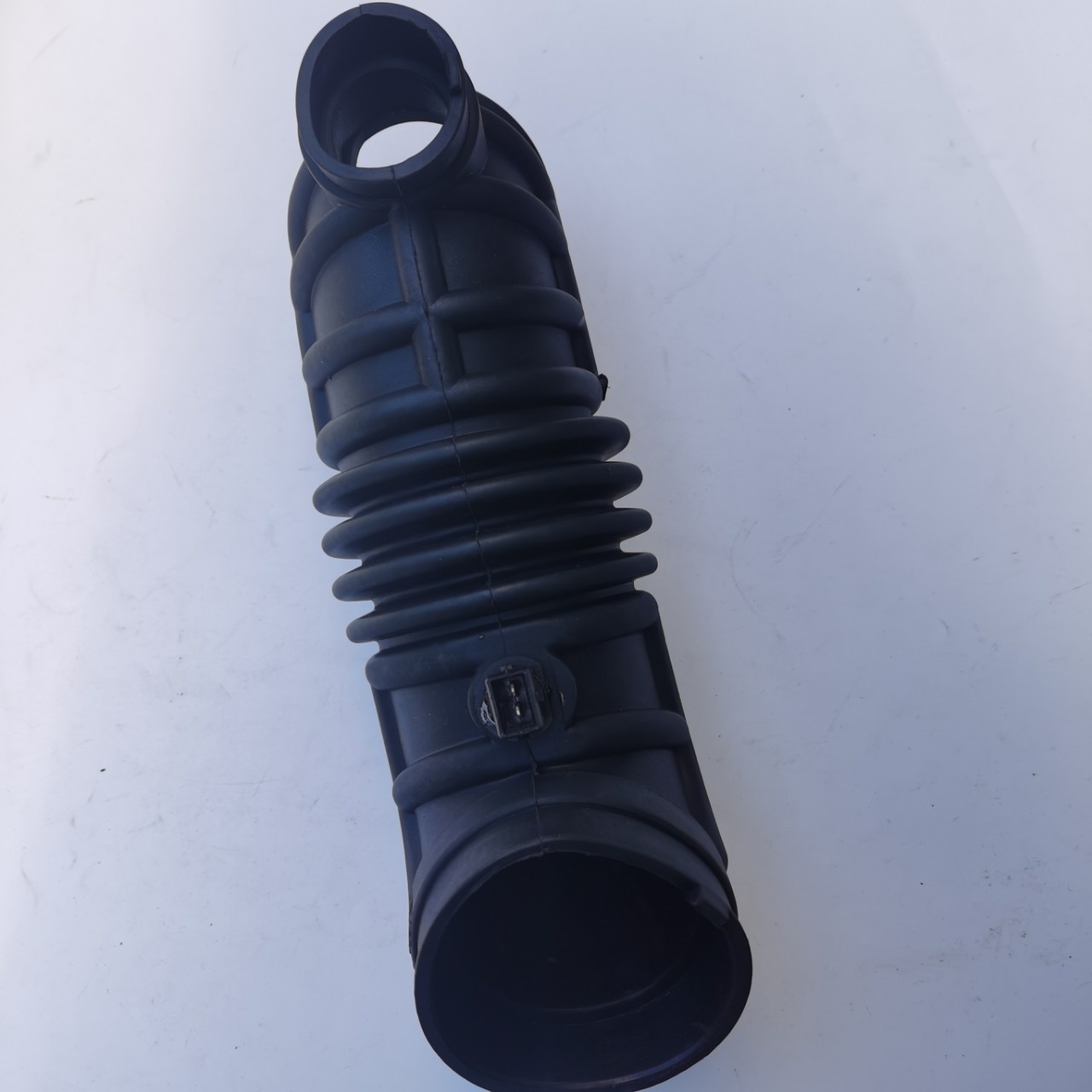 Car engine air intake pipe is suitable for Opel antara Chevrolet 2.4 Kopac 96628910