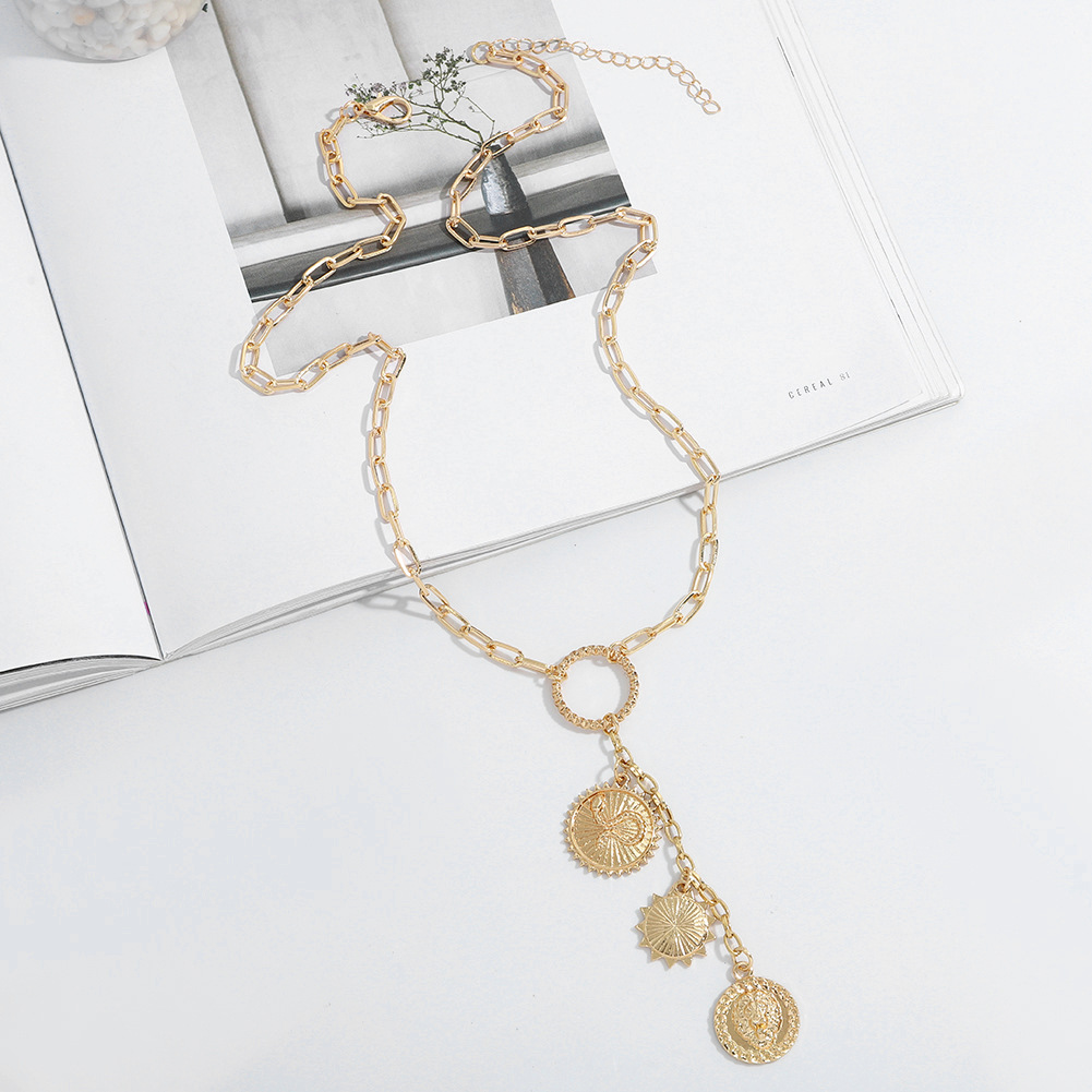 Retro Roman Gold Coin Pendant Necklace display picture 7