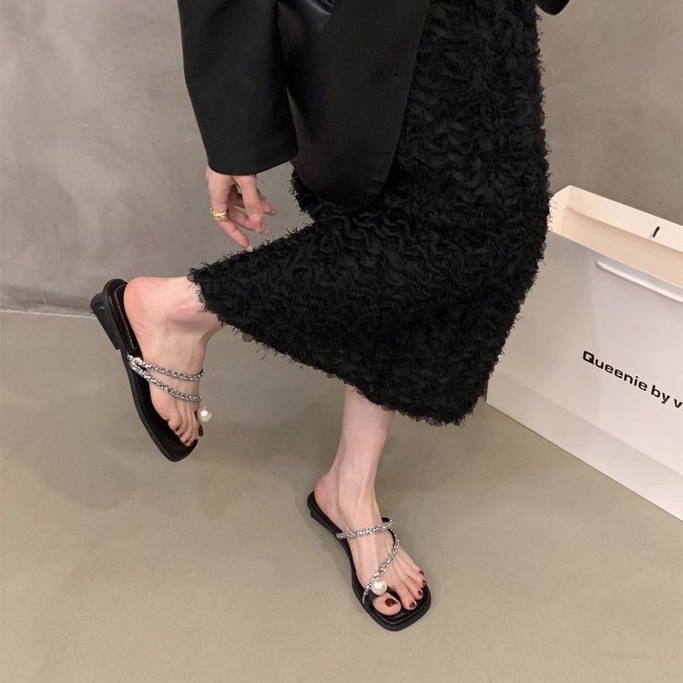 검은색