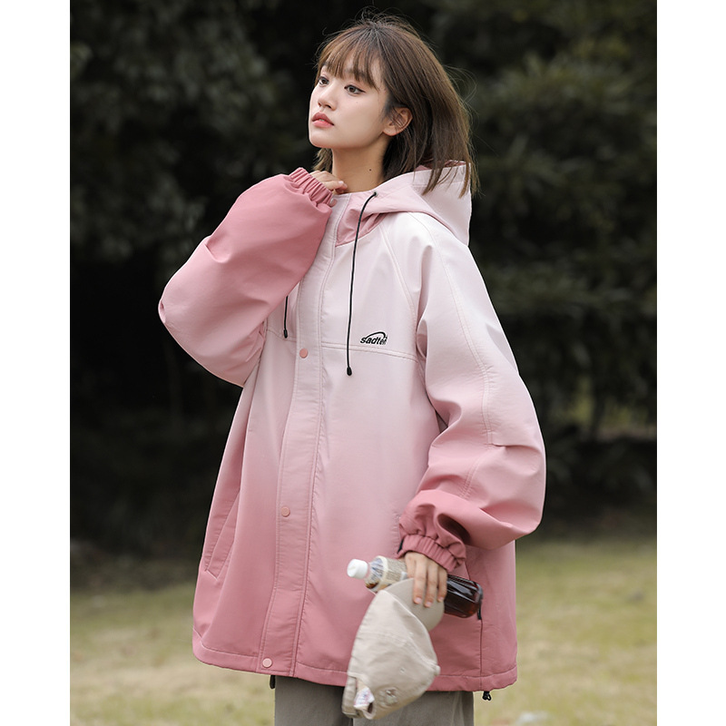 外贸批发绣花版渐变色冲锋衣外套男潮牌春秋季潮流痞帅防水宽松情