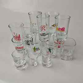 一口杯烈酒杯二两杯定制图案喷色烈酒杯多种型号可贴花UV打印磨砂