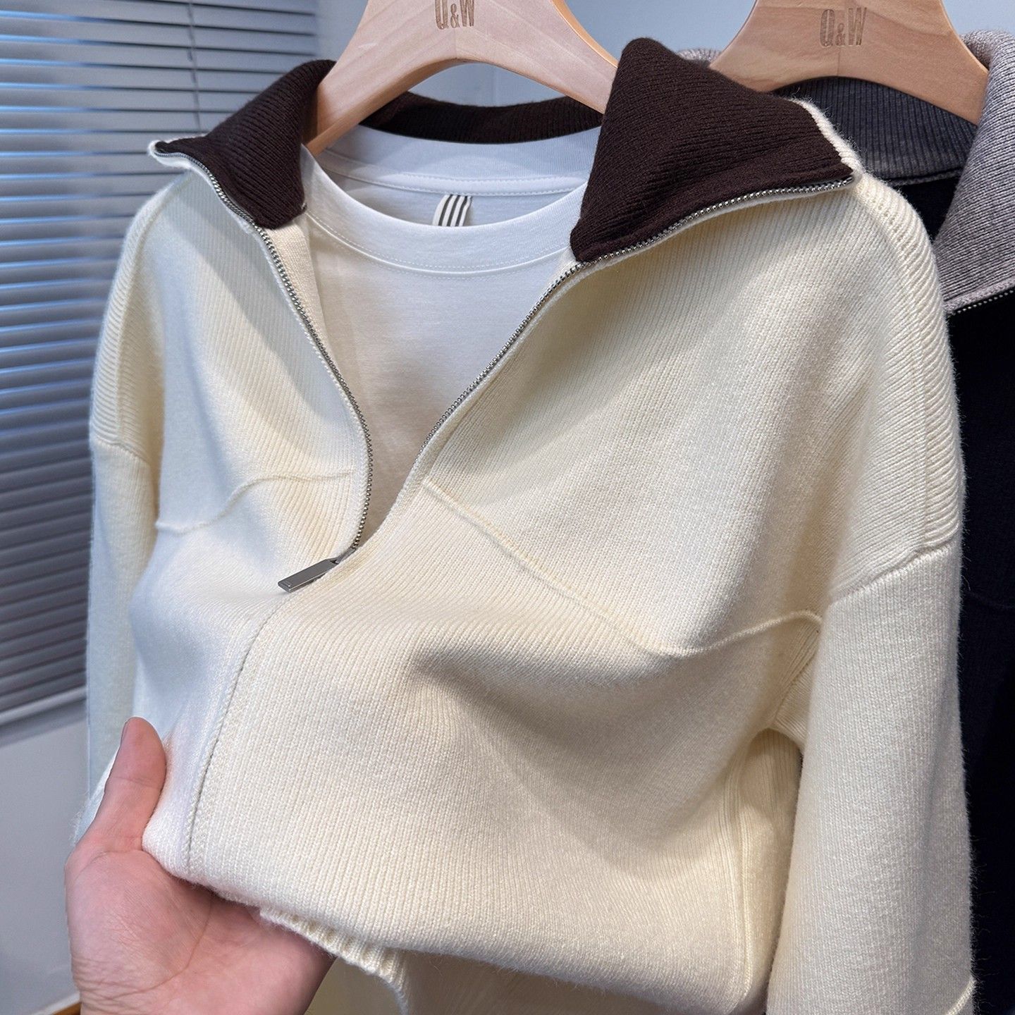 2025 Otoño Invierno Coloración contraste Cardigan de punto con la solapa hombre Casual simple suéter chaqueta suelta sobregrande chaqueta hombre