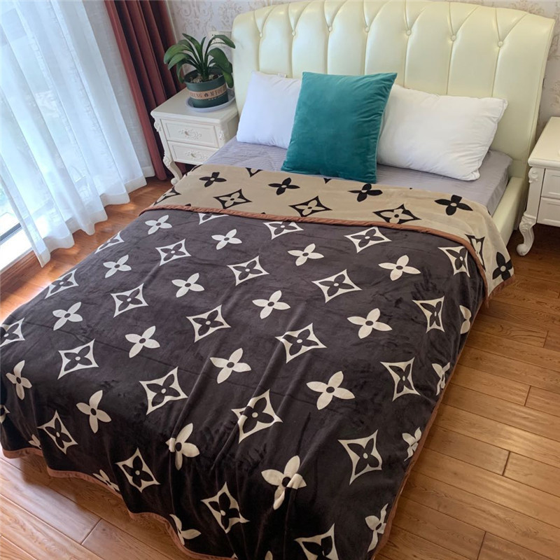 New AB version cloud mink velvet composite blanket quilt thickened double layer coral velvet blanket air conditioning flannel bed sheet blanket New AB version cloud mink velvet composite blanket quilt thickened double layer coral velvet blanket air conditioning flannel bed sheet blanket