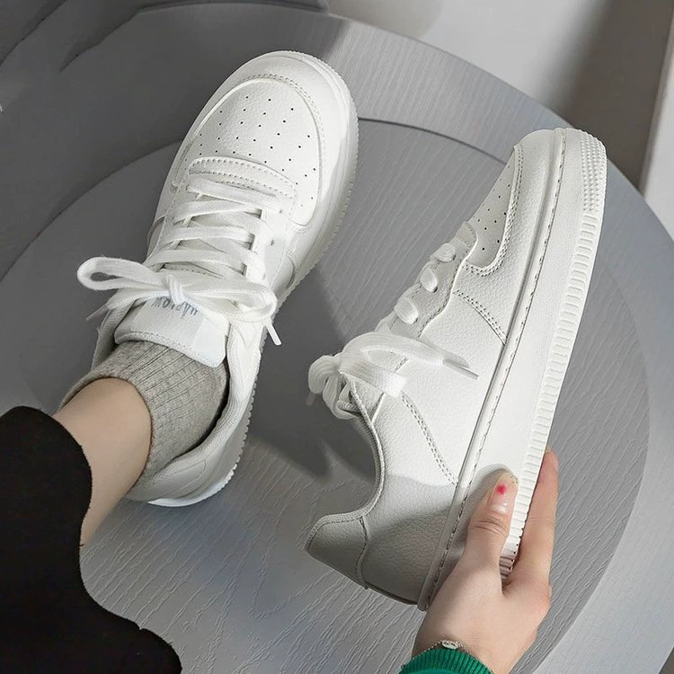 Швейная торговля белые solid color обувь для женщин 2026 весна студент повседневные шнурованные круглосуточники кроссовки с толстой подошвой усиление спортивная обувь