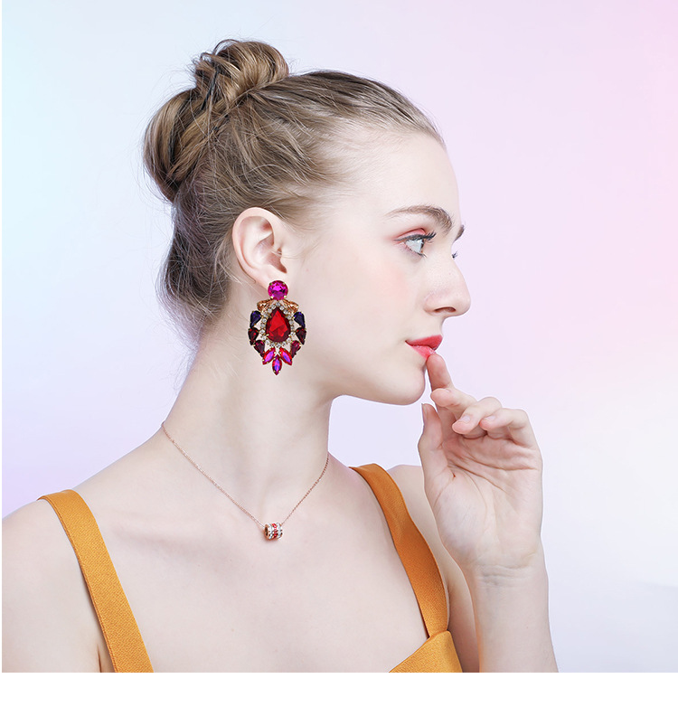 Fashion Cold Wind Leaf-shaped Multi-layer Alloy Diamond-studded Glass Diamond Earrings display picture 2