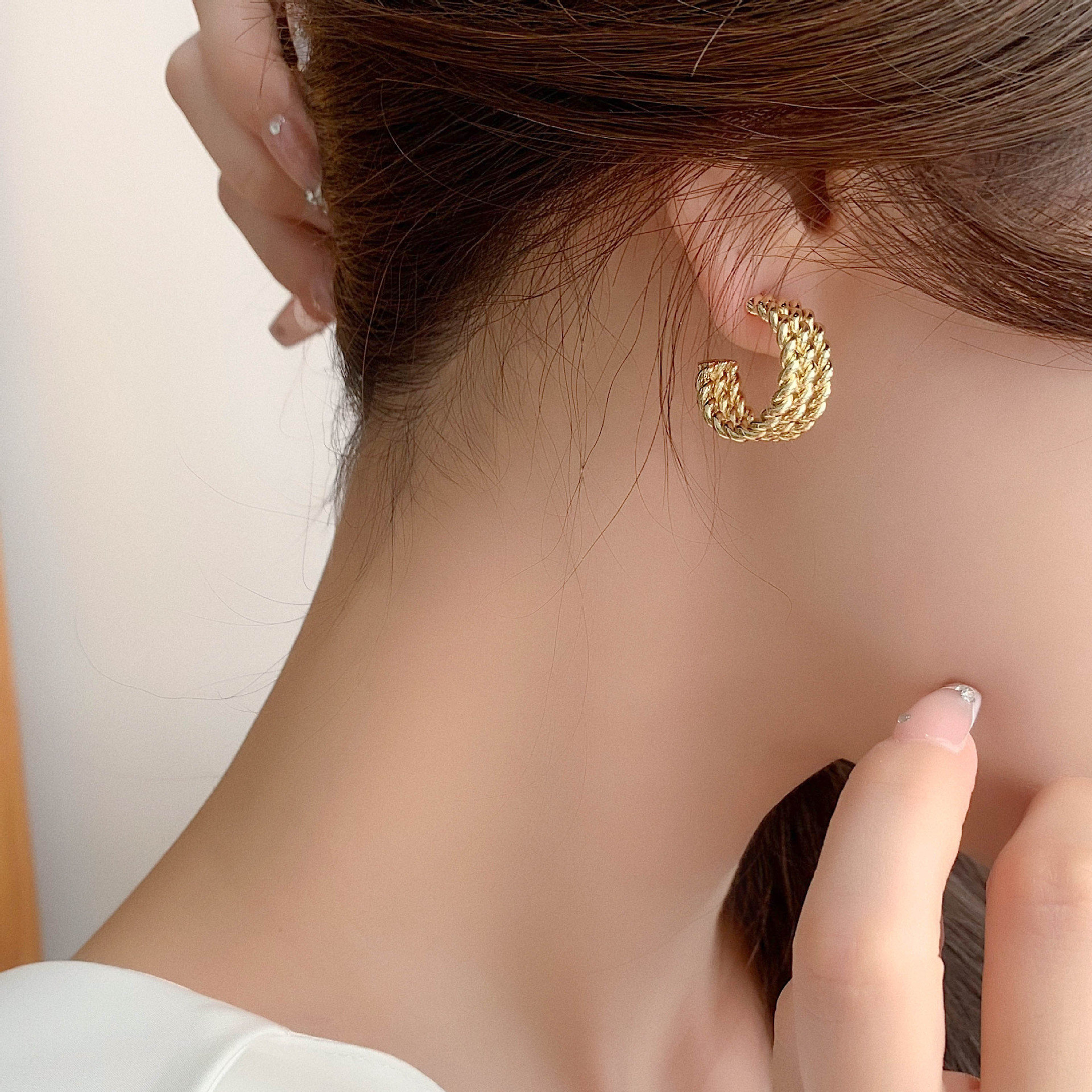 Coreano Fritto Pasta Twists Premium Cerchio Donne Nuovo Moda Yiwu Design Personalizzato Orecchini Gioielli_voghion.com