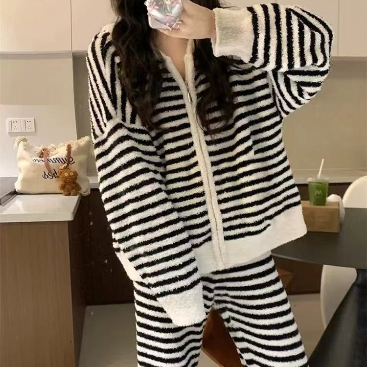 Autumn and Winter New Korean Style Half-Velvet Pajamas Set for Women, Black and White Stripesd Zipper Cardigan, Can Be Worn Outside Loose Home Clothes