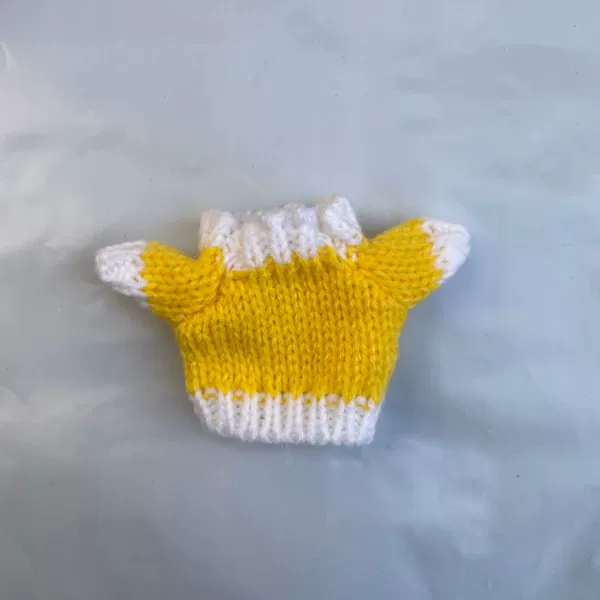 White edge yellow
