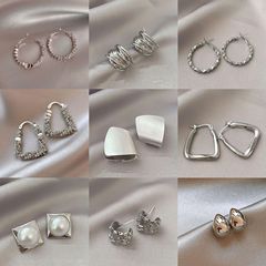 銀針真金メッキ金属幾何学ピアス気質冷淡風イヤリングクロスボーダー軽贅沢夏高級感耳飾り