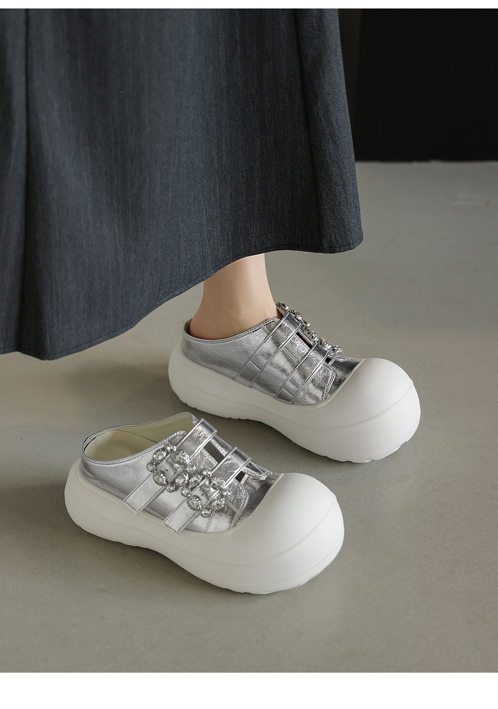 Sandal nữ đế xuồng cao 5 cm mũi vuông đính đá pha lê — màu đen, bạc chi tiết 16