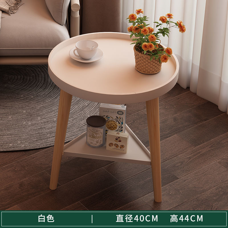 Mini dormitorio de estilo pequeño, cabecera de cama, mesa redonda, balcón, sofá, algunos hogares, simple sala de estar, mesa de té