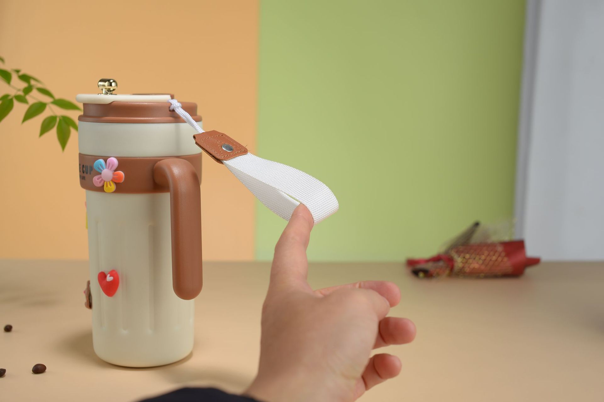 Taza de vacío de visualización de temperatura de acero inoxidable 316 taza de agua simple portátil 2023 e-commerce nueva taza de café con cuerda