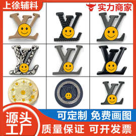 奢侈鸭舌帽高档金属大标波点麻花纹凹凸LOGO英文L棒球帽五金标牌