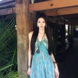 波西米亚度假连衣裙女夏季新款法式旅游拍照海边沙滩裙气质长裙子