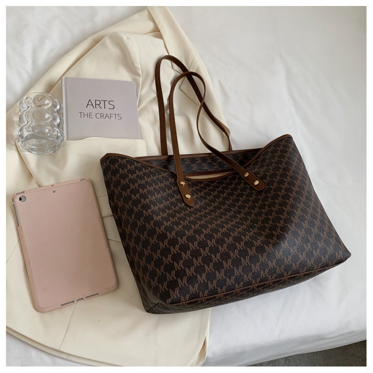 High-end Large-capacity Bag Niche Versatile Commuter Bag Women 2023 New Trendy Texture Portable Tote Bag Large Bag_voghion.com