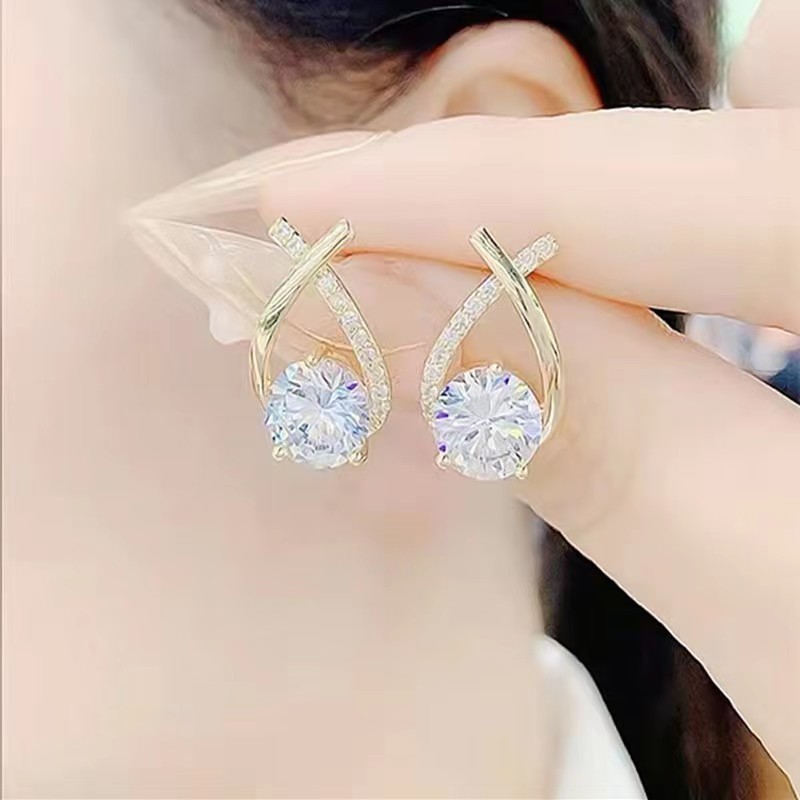 fashionable earrings