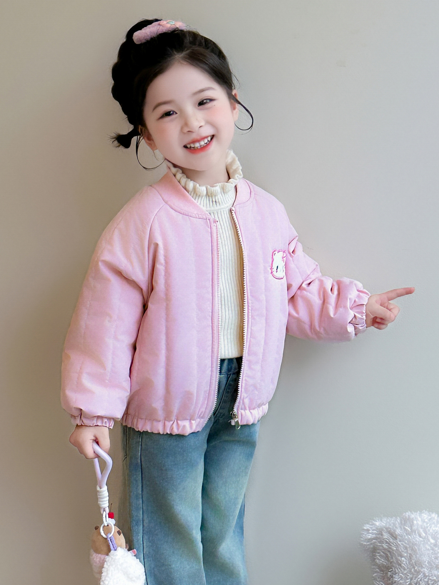 Niñas más chaqueta de terciopelo otoño-invierno 2025 nueva chaqueta de bebé de dibujos animados chaqueta de calles fritas chaqueta de invierno para niños chaqueta de invierno
