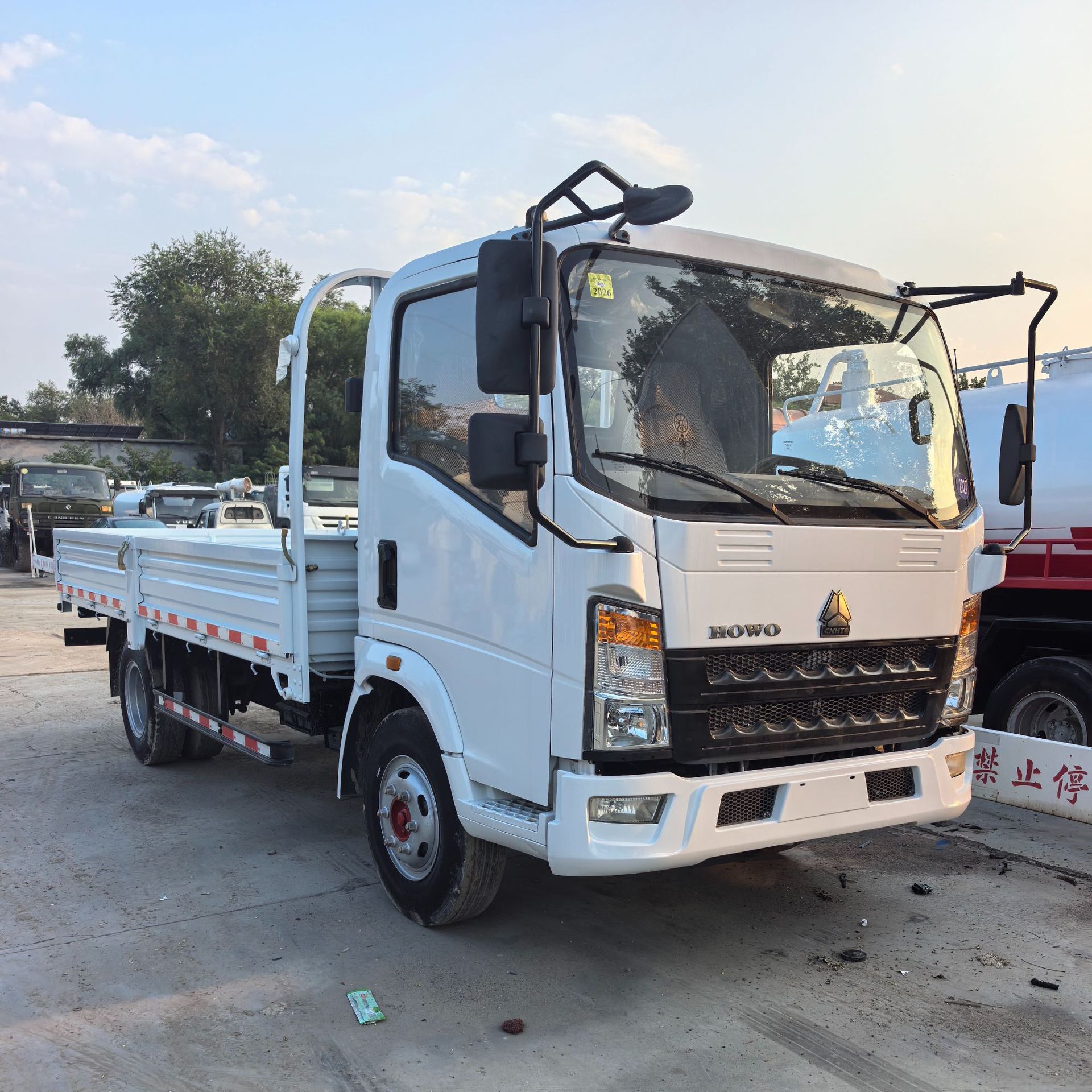 Manufacturer of cross-border Isuzu dump trucks, small dump trucks, light trucks, single and double row right-hand drive tipper trucks