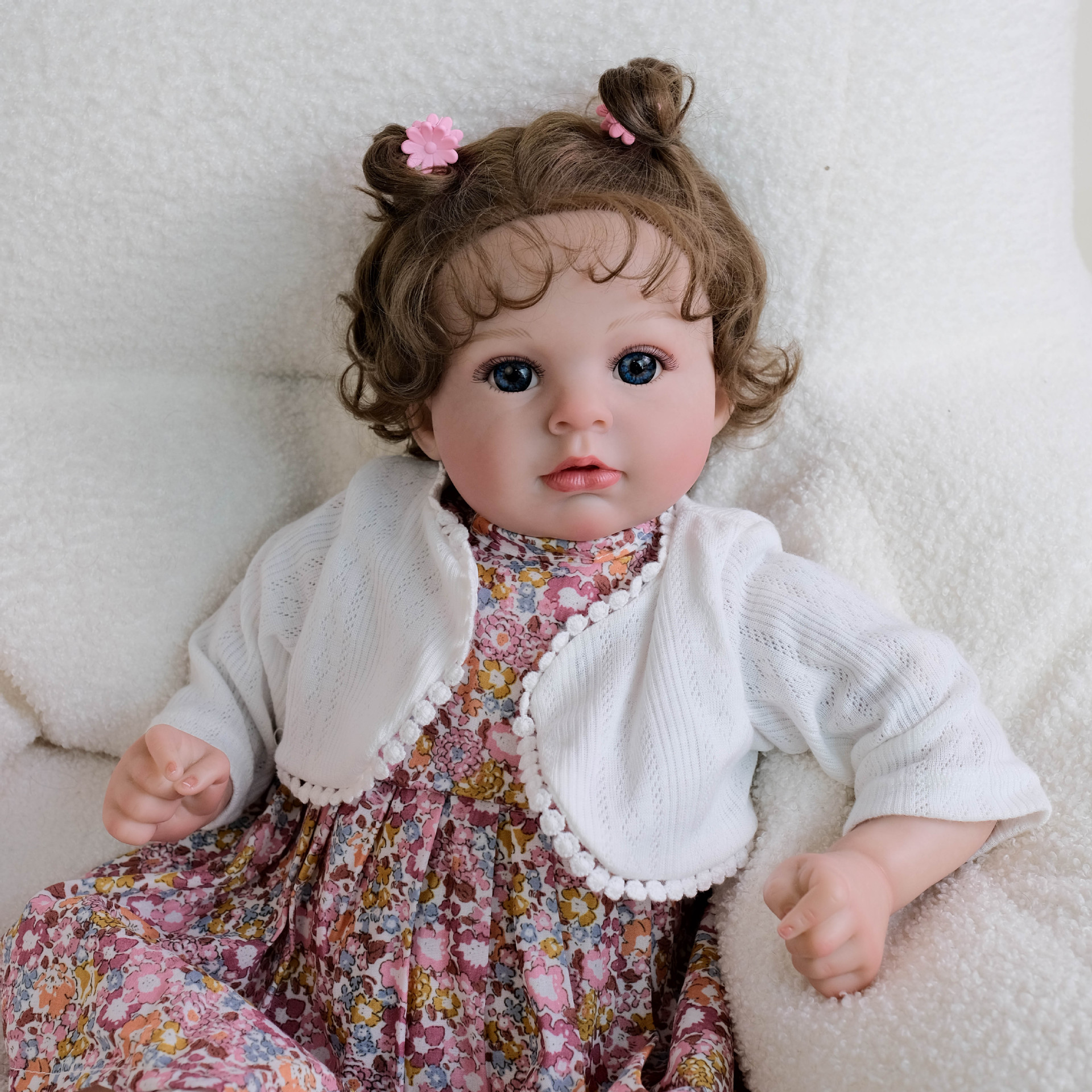 Falda floral aplastante de 20 pulgadas Arianna renacimiento muñeca de simulación recién nacido suministro transfronterizo de una pieza