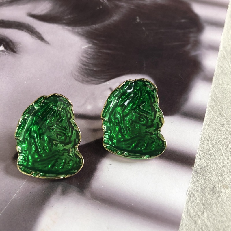 Retro Green Enamel Square Water Drop Pendant Earrings Wholesale Nihaojewelry display picture 28