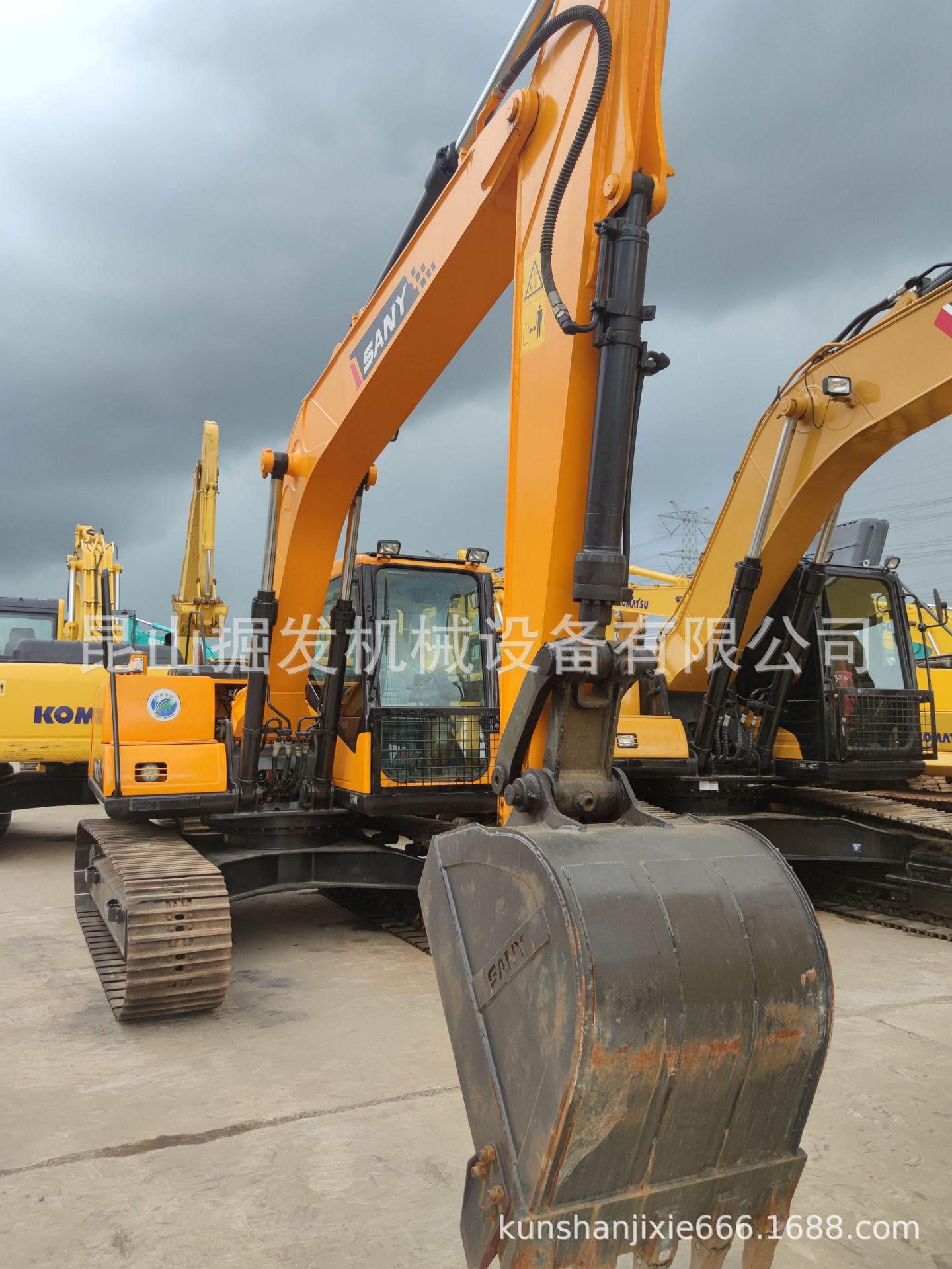 供应二手 SANY SY215C SY135C SY75C SY235C SY95C 三一挖掘机