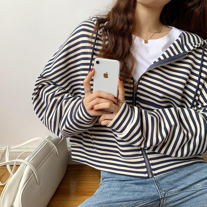 ショートスポーツのストライプのカーディガンのコートの女性春と秋の韓国版のゆったりとした薄いタイプのinsファッションのカジュアルな野球服