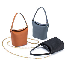 新款真皮女士链条零钱包多功能口红收纳包创意手拎迷你水桶包百搭