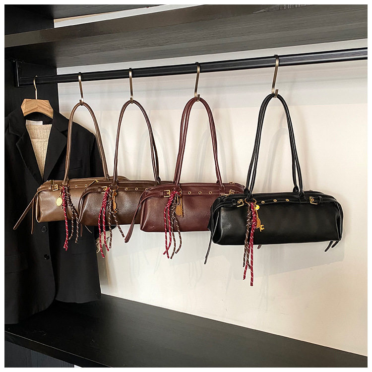 Túi xách baguette nữ phong cách retro, túi đeo tay và kẹp nách thời trang, kiểu dáng gối mềm mại — Burgundy không có mặt dây chuyền, Màu nâu không có mặt dây chuyền, Màu đen không có mặt dây chuyền, Màu nâu với mặt dây chuyền chi tiết 2