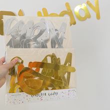 �羳һ�w��ɫ�������}birthday�����b��C��������ĸ�M������