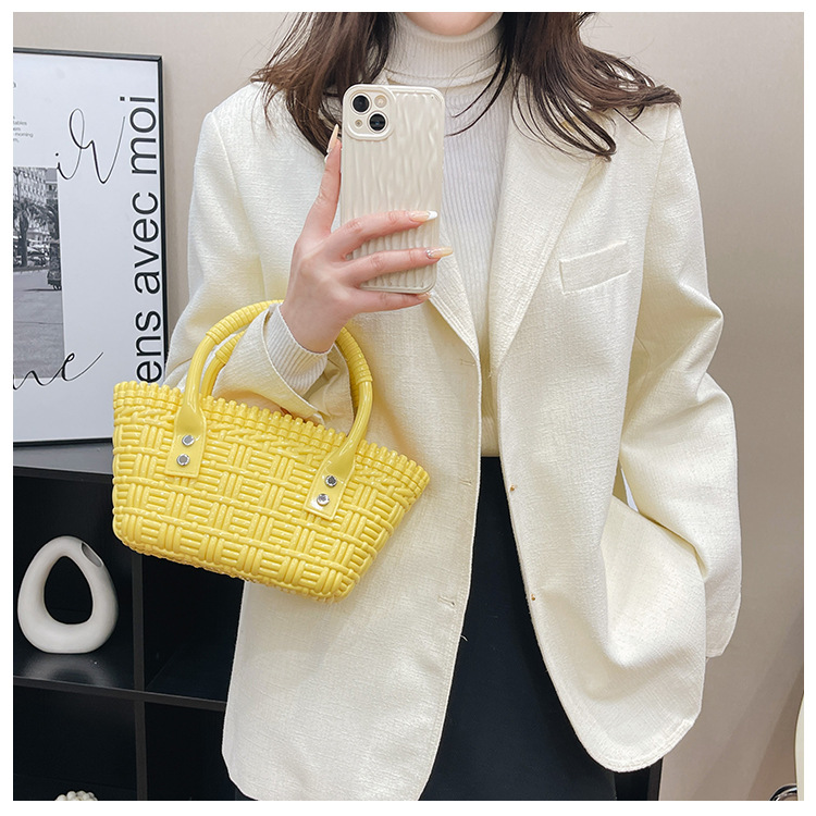 2025 New trendy and versatile crossbody mini vegetable basket jelly bag, fashionable hand-held woven bag, mini tote women's bag undefined