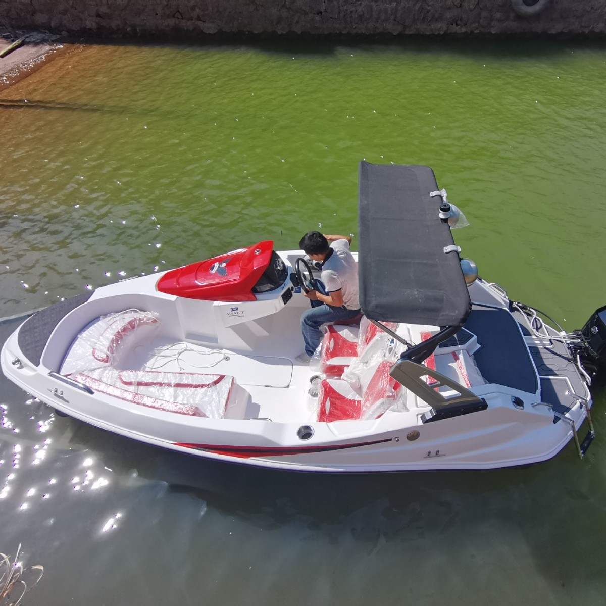 6-Seater Speedboat, Small Sports Speedboat, Racing Yacht, Water-Operated Speedboat, Sea Speedboat
