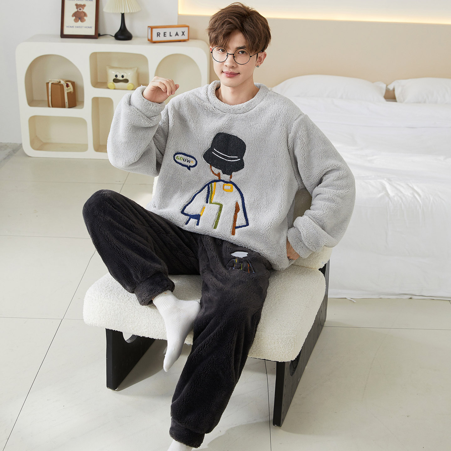 2025 pijamas casuales de coral camisa de dibujos animados juveniles estudiantes de franela para hombres set de ropa de casa