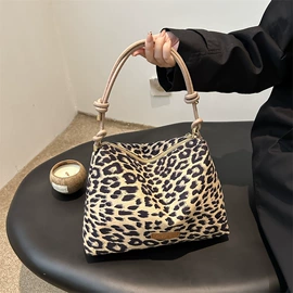 女士单肩包;女士斜挎包;托特包