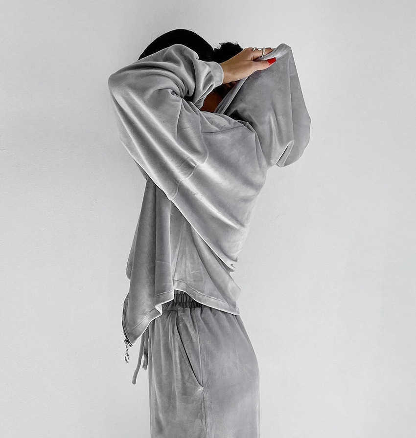 2024 hiver nouveau costume en velours mode européenne et américaine fermeture éclair à manches longues style sport pull à capuche costume décontracté_voghion.com