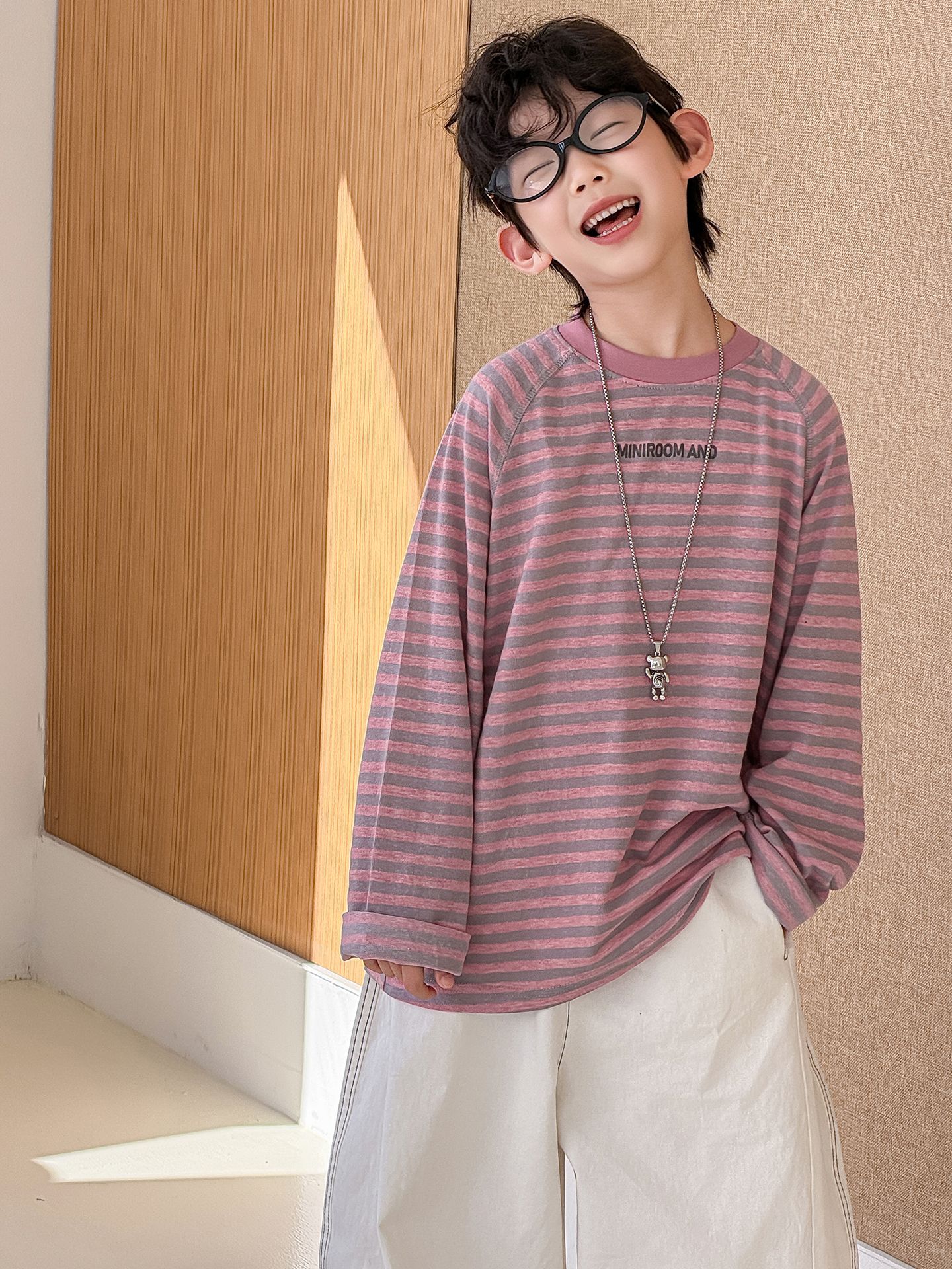 Children's autumn T-shirt for boys