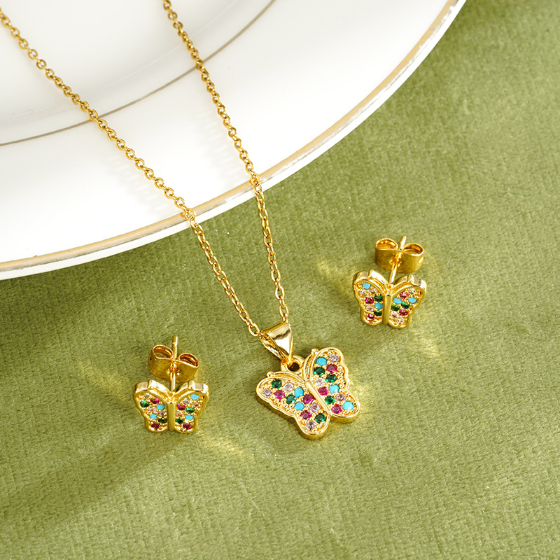 Nuevos productos vietnamita oro de arena ligero lujo mariposa imitación de diamante collar de diamante de color nicho femenino de alto nivel pendientes suministro transfronterizo